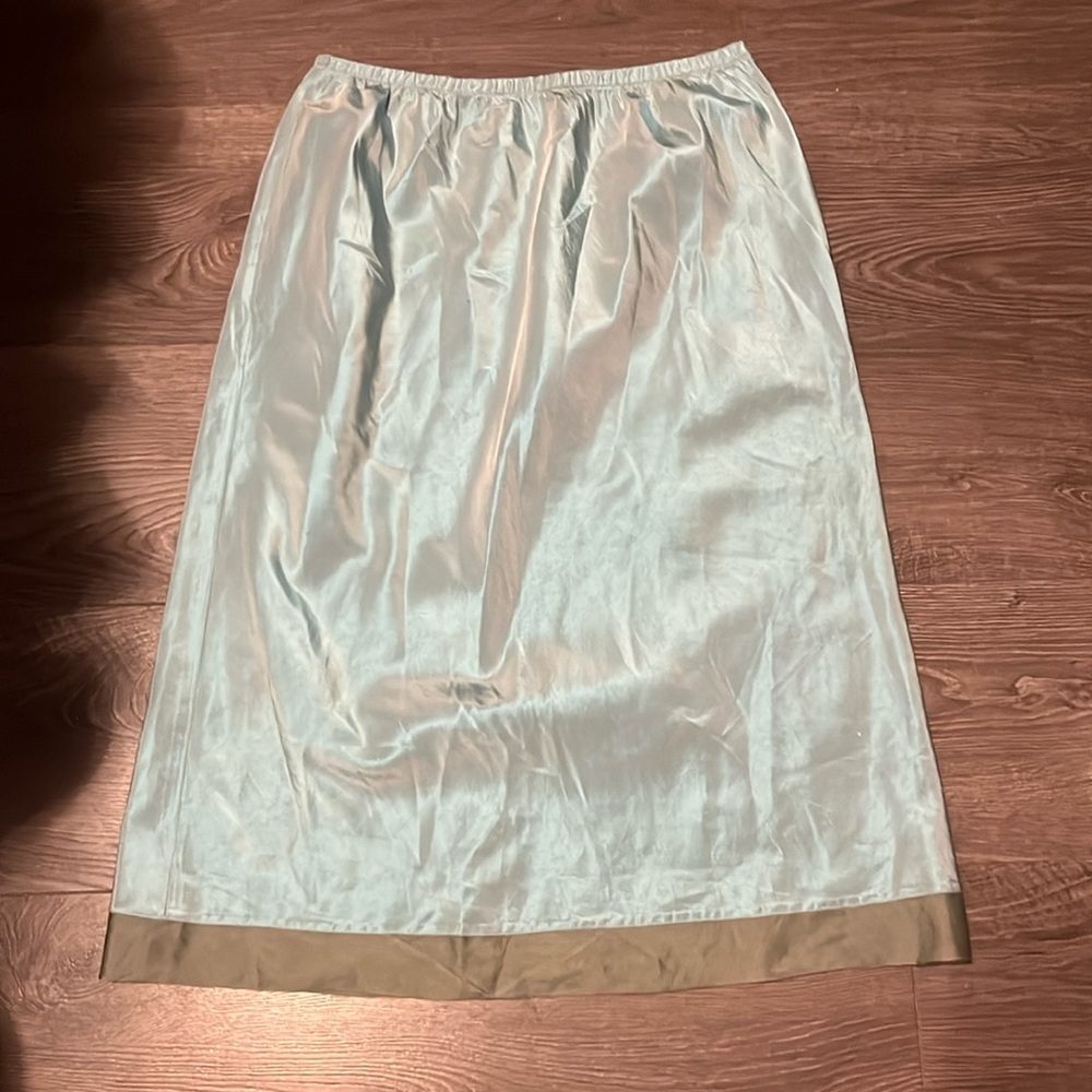 ☀️Iridescent Slip Skirt Size 3